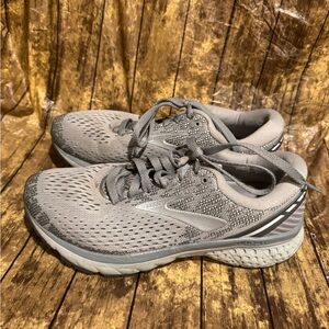 Brooks Ghost II Womens Size 9 Gray Running Athletic Sneakers Shoes